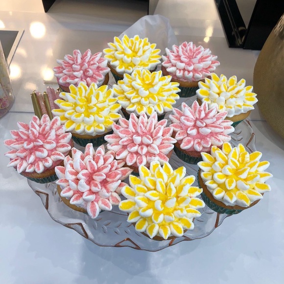 Meet your Posher, Connie - Picture 1 of 1